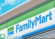 ファミリーマート福岡片江店 徒歩2分。 120m