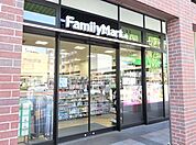 ファミリーマート福岡六本松駅前店 506m