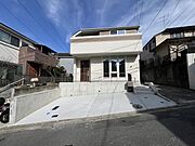 【外観】ここから始まる「日常」はご家族にとってかけがえのない時間となります。少しでも豊かに、快適に。そんな想いから本邸宅は生まれました。