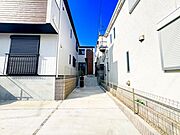 【外観】ここから始まる「日常」はご家族にとってかけがえのない時間となります。少しでも豊かに、快適に。そんな想いから本邸宅は生まれました。