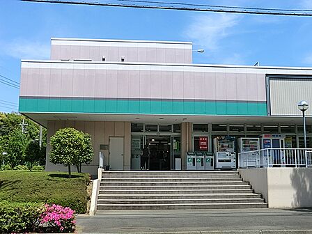 いなげや横浜西が丘店 約2000m 品数豊富で近くにあると便利なスーパー。