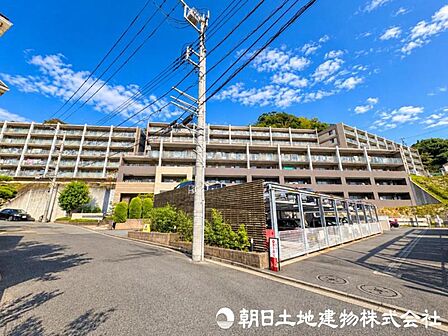 【外観】ここから始まる「日常」はご家族にとってかけがえのない時間となります。少しでも豊かに、快適に。そんな想いから本邸宅は生まれました。