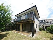 閑静な住宅街にあります