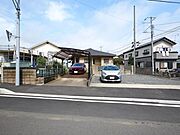 駐車場も広々！5台駐車可能！
