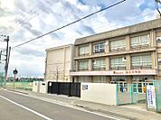 明石市立魚住中学校　約740ｍ
