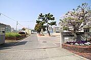 明石市立二見北小学校　約1700ｍ