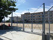 清水小学校　約720ｍ