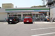 コンビニ「ファミリーマート己斐中一丁目店まで183ｍ」