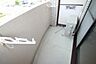 バルコニー：※別の部屋の写真です。