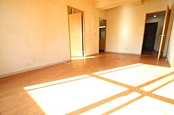 ワイビル 9階3LDKのリビング/ダイニング