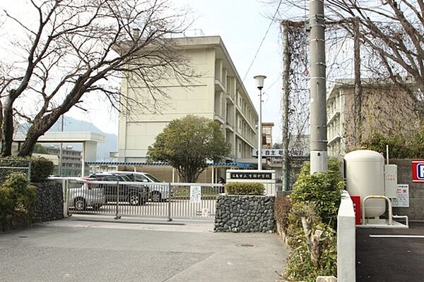 画像21:中学校「広島市立可部中学校まで2207ｍ」