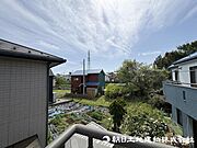 ＜眺望＞周辺は緑の多い住宅地となっています。