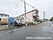 ＜現地＞お子様が楽しく遊べる公園が徒歩2分です。