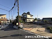 ＜現地＞南西側がひな壇に付き陽当たり・眺望良好です。