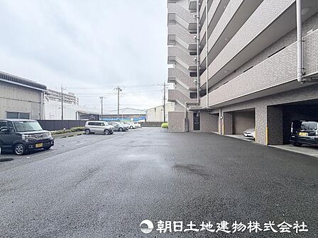 <駐車場>平置き駐車場空有(月々10000円〜12000円)