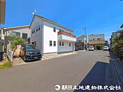 ＜カースペース＞ゆとりのカースペースには車3台駐車可能です。