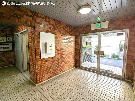 〈エントランス...