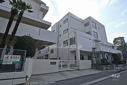 本郷小学校[公立]の外観