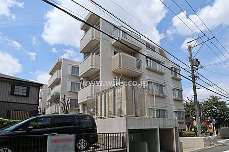 グローリアス藤が丘の外観(南東側から)