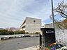 周辺：各務原市立鵜沼第三小学校 900m