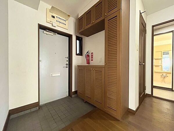 玄関を拡大表示