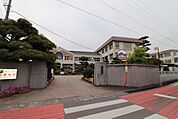 郡中小学校 960m