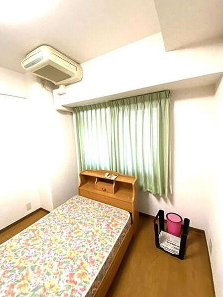 家族一人ひとりの大切なプライベート空間。趣味・感性で個性的に飾って頂けるようシンプルに仕上げてあります。収納をしっかり確保しているので、空間にさらなるゆとりが生まれます♪