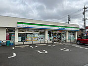 コンビニ「ファミリーマート長野若里一丁目店まで380m」