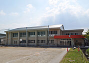 日田市立三芳小学校（318m）