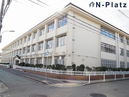 兵庫中学校まで約350m
