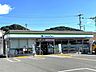 周辺：ファミリーマート高知瀬戸店