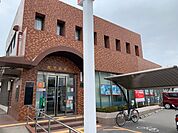 鹿児島銀行 吉野支店・窓口 9:00～15:00・ATM　平日8:50～19:00　土日祝9:00～19:00・スロープあり・駐車場有り 1100m