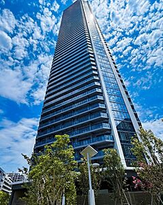 外観:地上58階建の超高層レジデンス。 外観:地上58階建の超高層レジデンス。