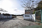利府町立利府第二小学校 徒歩12分。 940m
