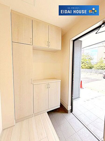 玄関を拡大表示