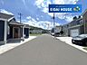 外観：前面道路