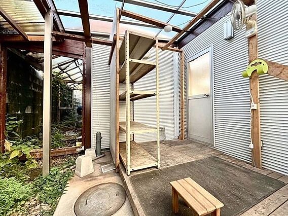 ＊小屋裏＊