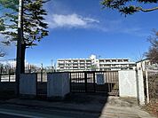 新座市立第三中学校まで約900ｍ（徒歩約12分）