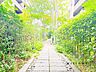 その他：街の環境と住む人の暮らしを第一に考え、そこでしかできないエントランスを作り出されたこだわり。だからこそ時が経てば経つほどにその価値が深まります。