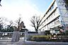 周辺：世田谷区立三宿中学校 徒歩11分。 820m