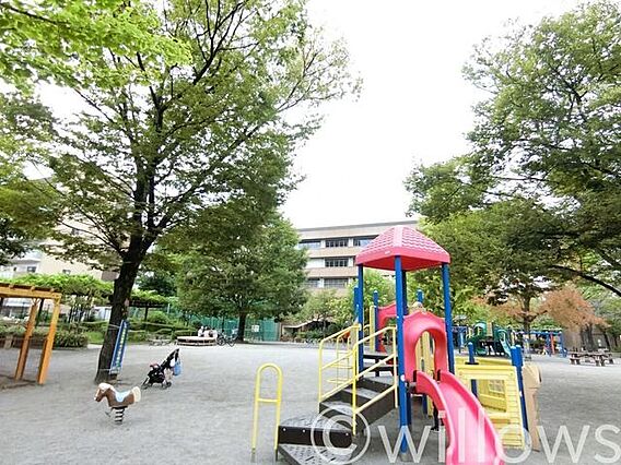 新月島公園 徒...