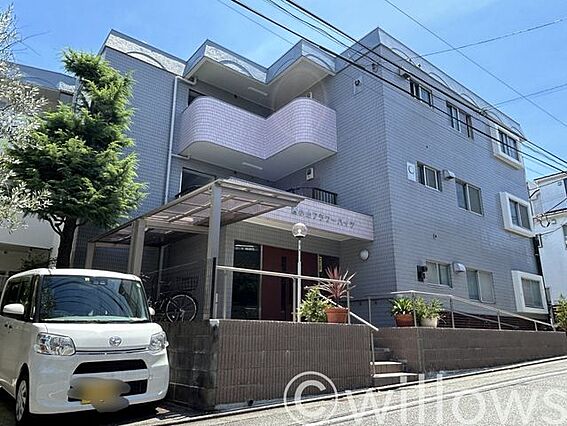 地上3階建て（...