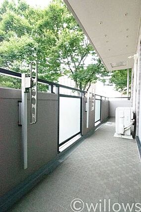 角部屋のため、...