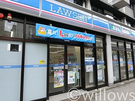 ローソン麻布三ノ橋店 徒歩3分。 190m
