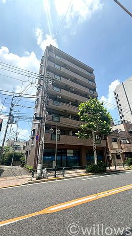 最上階で眺望良し!地上階建てのマンションです!周辺は教育施設や商業施設が揃う、暮らしやすい街並みが魅力的です。