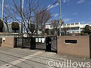 川崎市立古市場小学校 徒歩8分。 570m