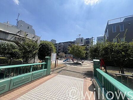 白金公園 徒歩17分。 1300m