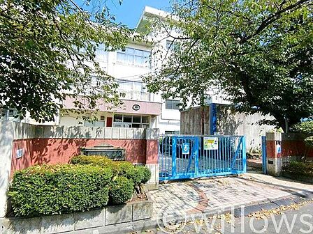 大田区立糀谷中学校 徒歩13分。 970m
