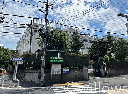 世田谷区立駒沢中学校 徒歩9分。 650m
