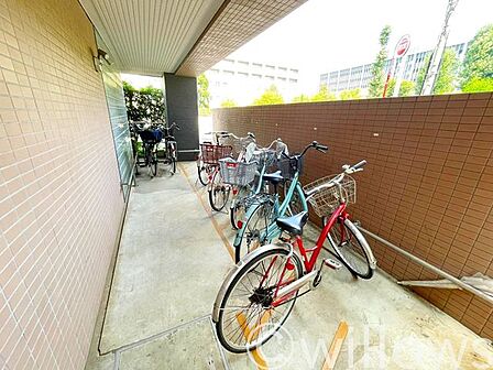 自転車は必需品という方も多くいらっしゃいます。年額2000円~3000円、空き状況もすぐにお調べします。